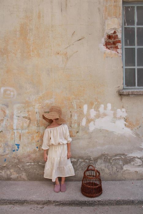 Bej Düşük Omuz Bluzlu Etek Takım