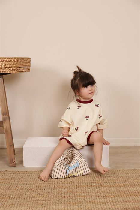 Kiraz Baskılı Oversize Tulum