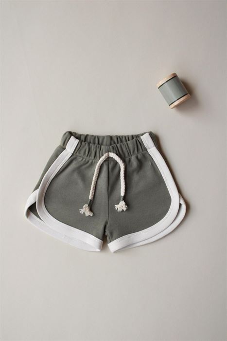 Haki Biyeli Bağcıklı Şort