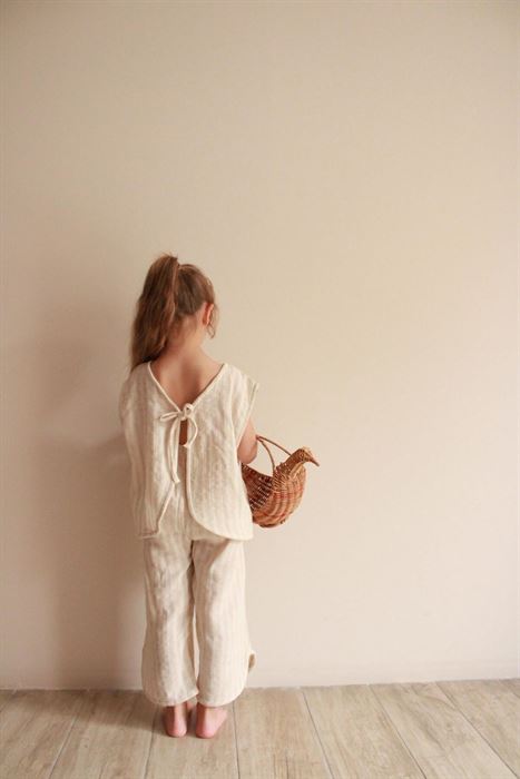 Bej Çizgili Sırt Detaylı Müslin Takım