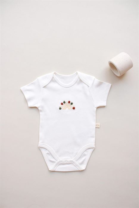 Gökkuşağı Nakışlı Kısa Kollu Body Zıbın