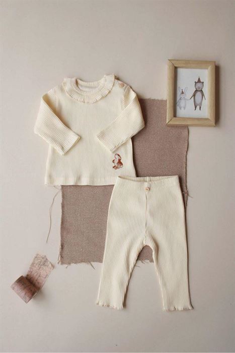 Krem Tavşan Nakışlı Fırfırlı Kız Takım