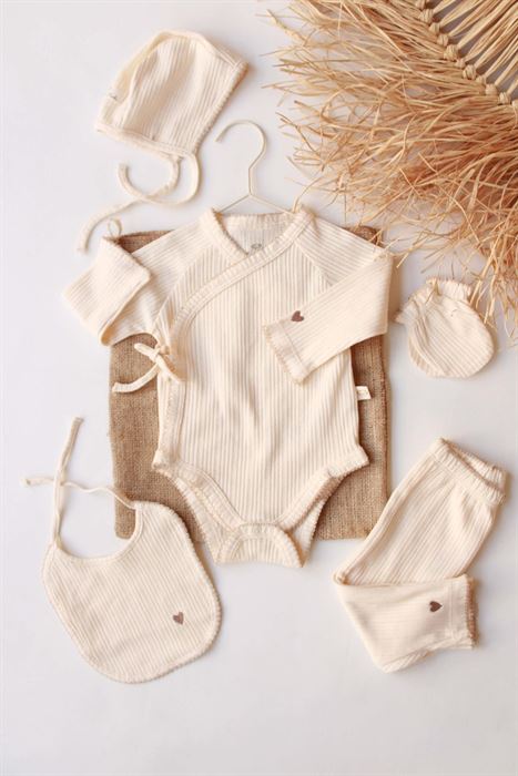 Kalp Nakışlı 5li Kruvaze Yenidoğan Set