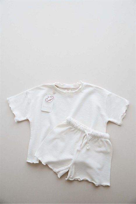 Krem Kız Çocuk Fırfırlı Şortlu Takım