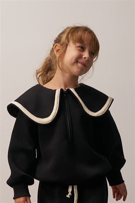 Siyah Geniş Yakalı Kız Çocuk Sweatshirt