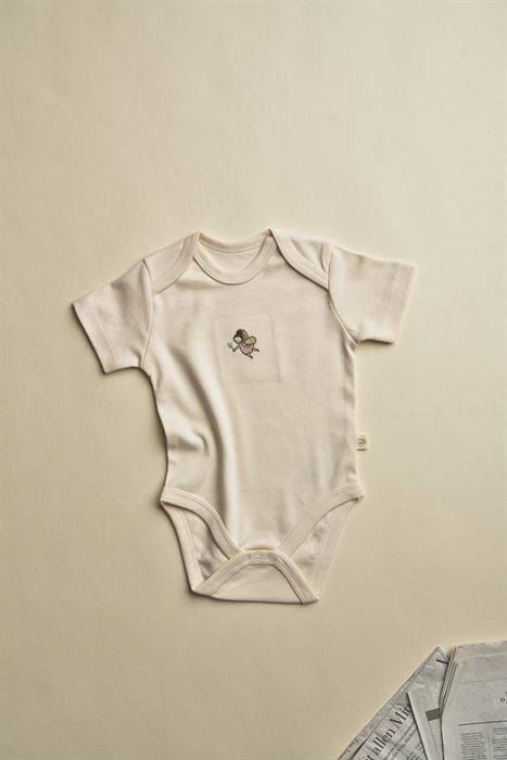 Krem Peri Nakışlı Kısa Kollu Çıtçıtlı Bebek Body