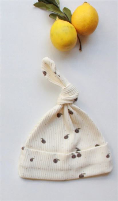 Elma Desenli Mona Şapka